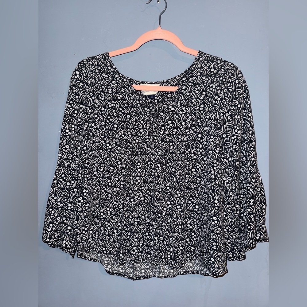 Universal Thread Black and White Floral Blouse